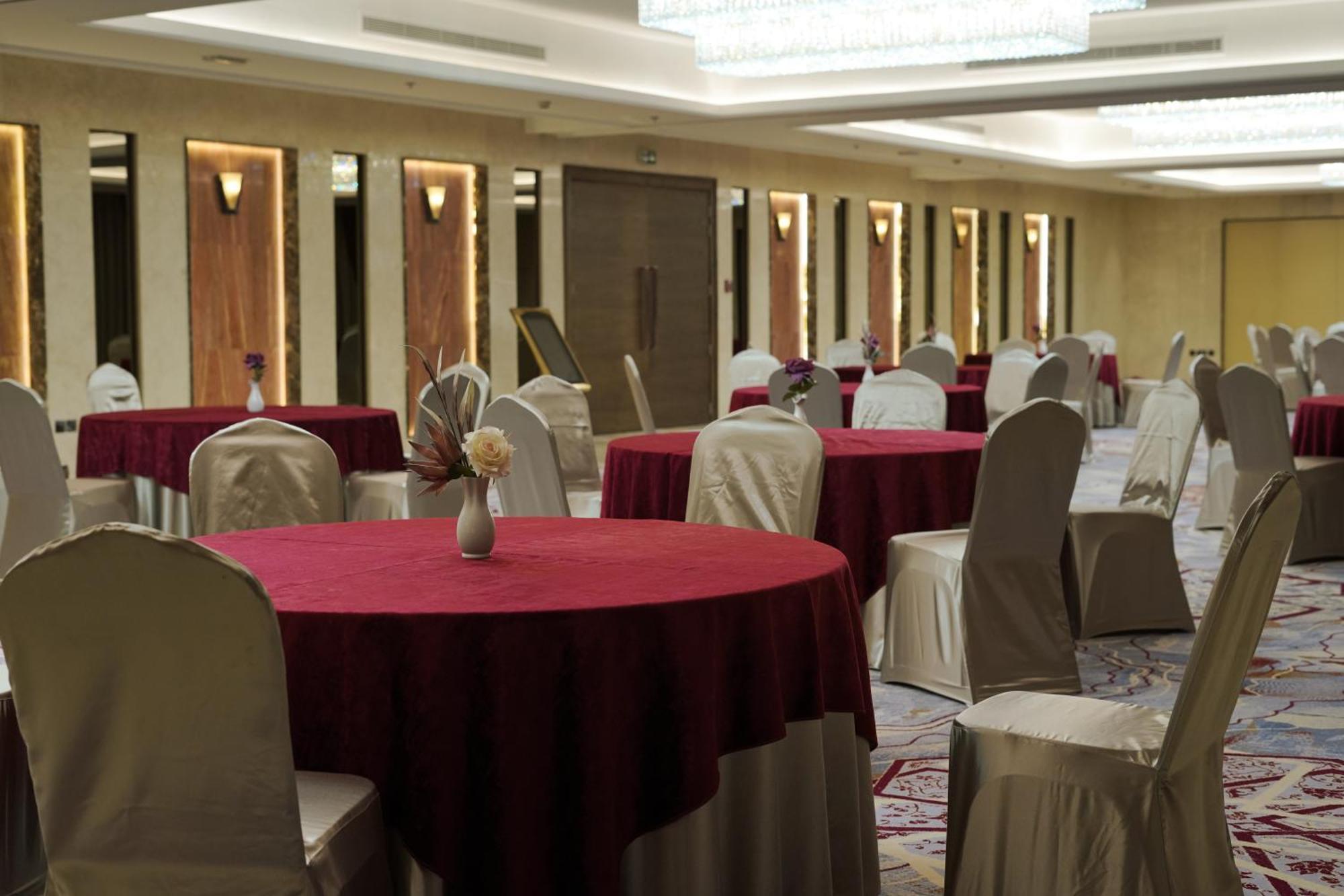 Готель La Zona Continental 4*