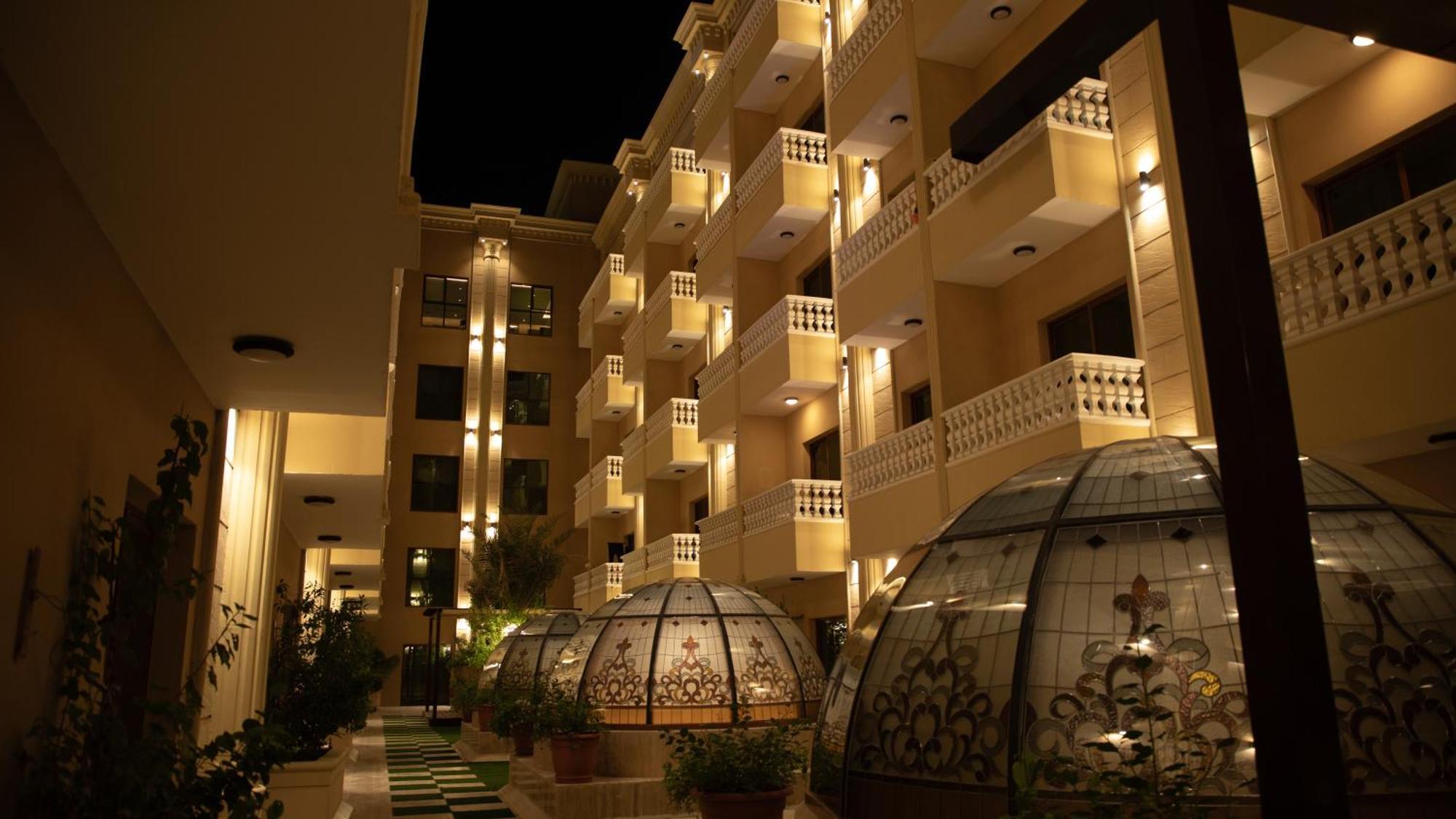 Готель La Zona Continental 4*
