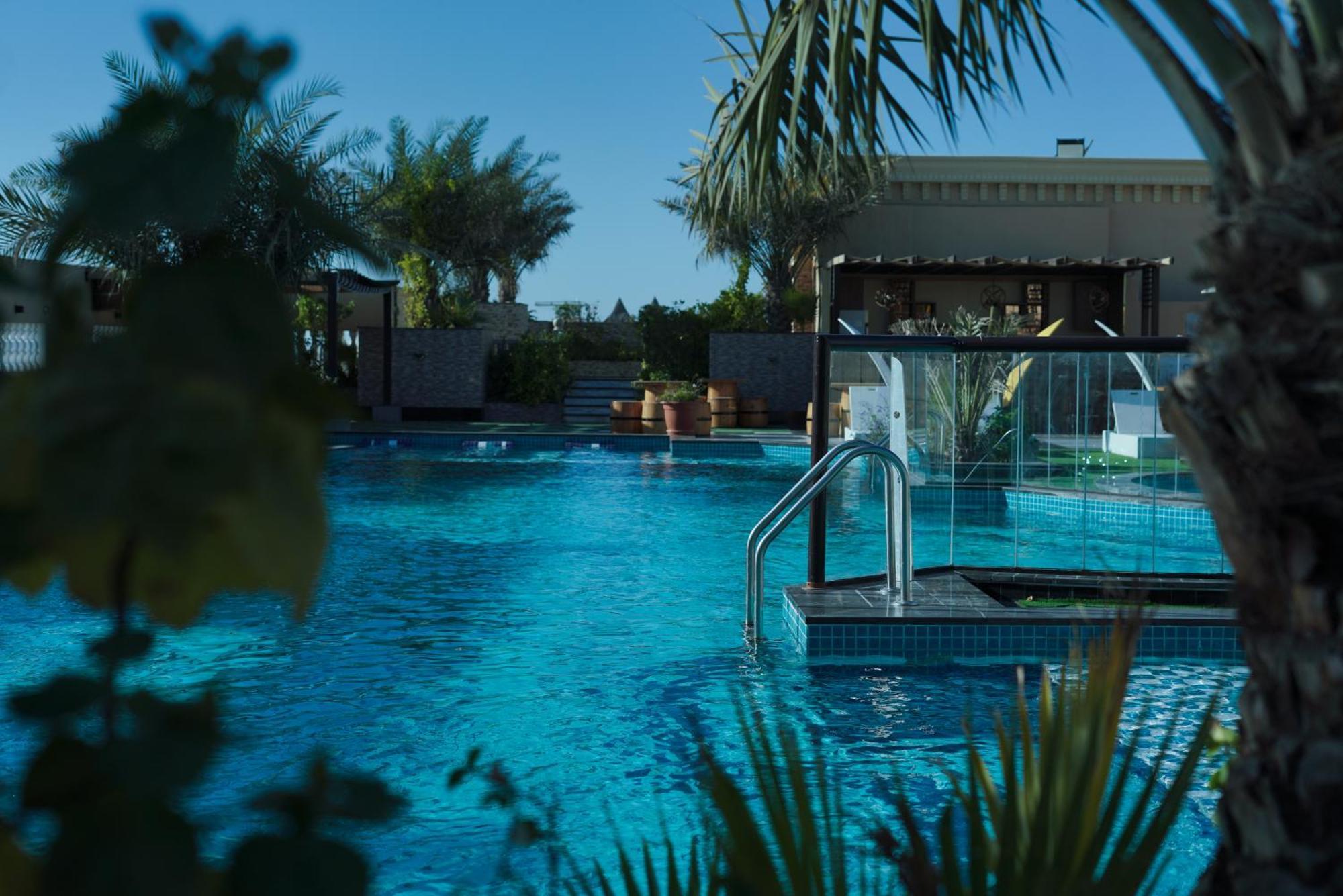 Готель La Zona Continental 4*